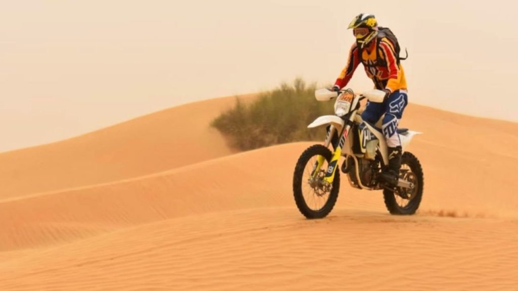 Desert-biking-in-dubai